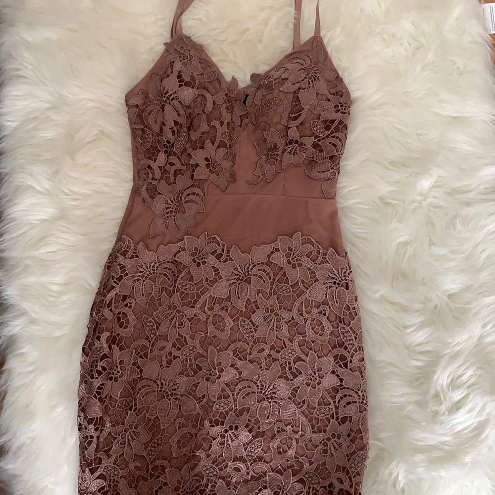Pink Body-Con Lace Windsor Dress